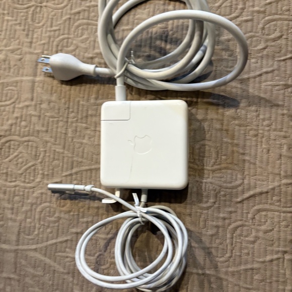 Apple 85W Power Adapter Charger A1343 - Picture 5 of 5